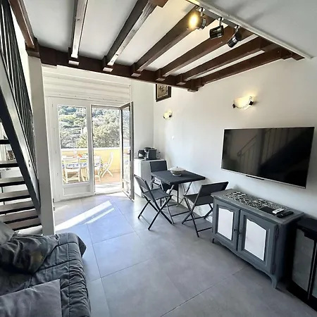 Mezzanine Climatise Proche Avec Terrasse Et Parking A Saint-raphael - Fr-1-226a-162 *