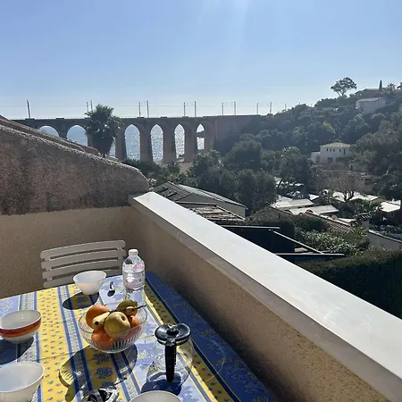 Mezzanine Climatise Proche Avec Terrasse Et Parking A Saint-raphael - Fr-1-226a-162 Daire