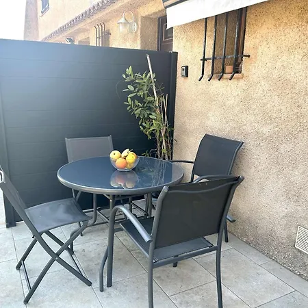 Mezzanine Climatise Proche Avec Terrasse Et Parking A Saint-raphael - Fr-1-226a-162 Daire Saint-Raphaël