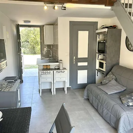 Daire Mezzanine Climatise Proche Avec Terrasse Et Parking A Saint-raphael - Fr-1-226a-162